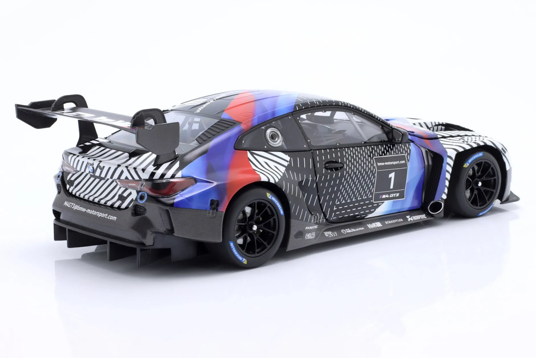 BMW M4 GT3 #1 Testcar 2021 BMW Motorsport 1:18 Minichamps
