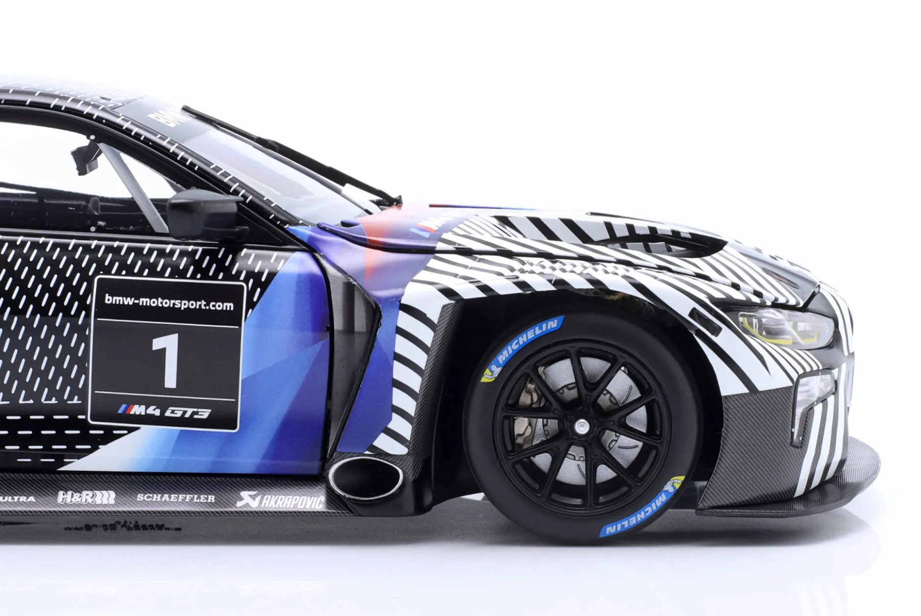BMW M4 GT3 #1 Testcar 2021 BMW Motorsport 1:18 Minichamps