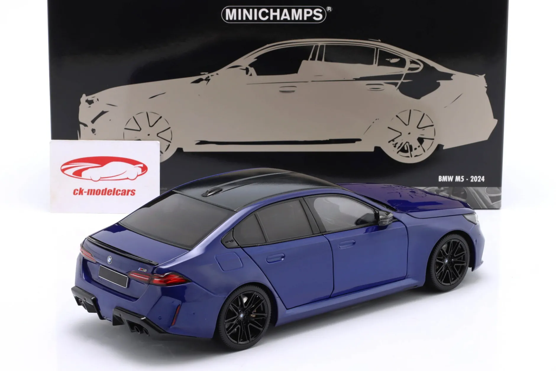 BMW M5 Limousine (G90) Baujahr 2024 blau metallic 1:18 Minichamps