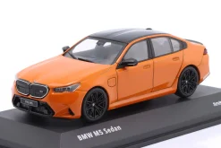 BMW M5 Sedan Baujahr 2024 feuerorange 1:43 Solido