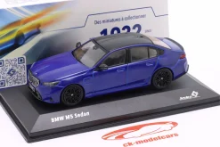 BMW M5 Sedan Baujahr 2024 Marina Bay blau 1:43 Solido