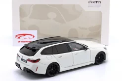 BMW M5 Touring (G99) Baujahr 2025 alpinweiß 1:18 Solido