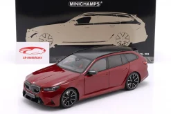 BMW M5 Touring (G99) Baujahr 2024 dunkelrot metallic 1:18 Minichamps
