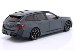 BMW M5 Touring (G99) Baujahr 2024 grau metallic 1:18 Minichamps