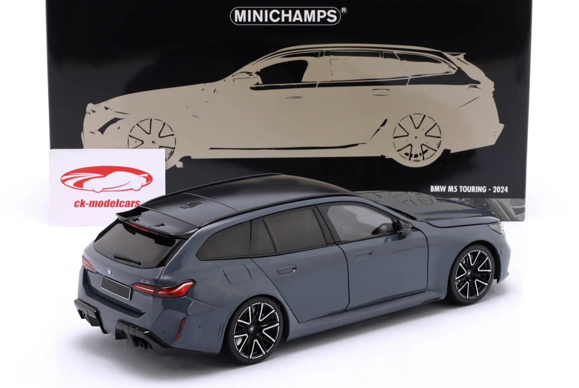 BMW M5 Touring (G99) Baujahr 2024 grau metallic 1:18 Minichamps