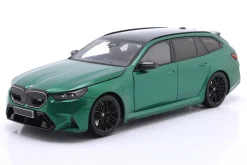 BMW M5 Touring (G99) Baujahr 2024 grün metallic 1:18 Minichamps