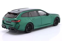 BMW M5 Touring (G99) Baujahr 2024 grün metallic 1:18 Minichamps