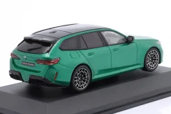 BMW M5 Touring (G99) Baujahr 2024 Isle of Man grün metallic 1:43 Solido