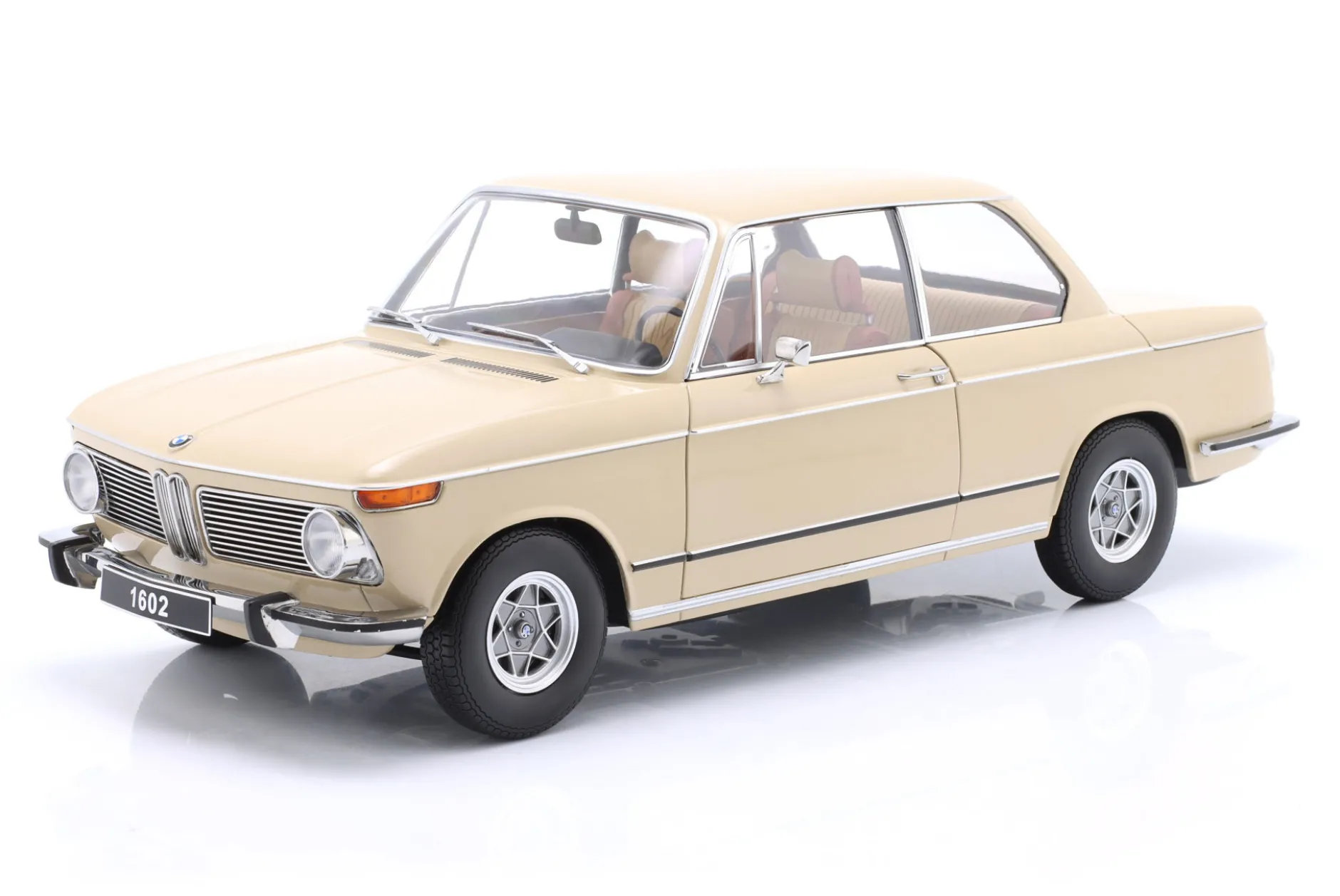 BMW 1602 1. Serie Baujahr 1971 beige 1:12 KK-Scale