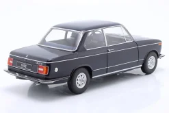 BMW 1602 2.Serie Baujahr 1974 dunkelblau 1:12 KK-Scale