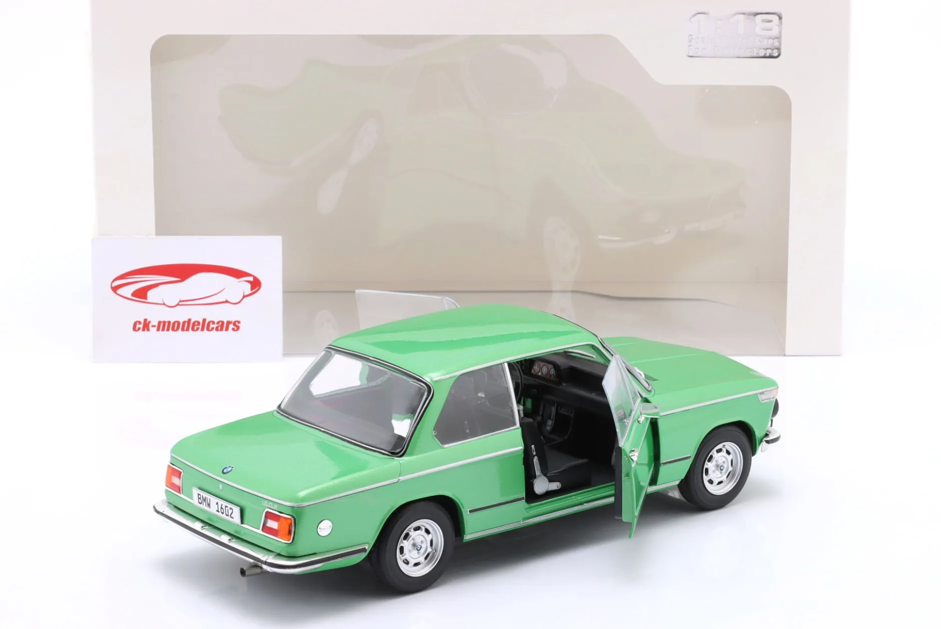 BMW 1602 Taiga Baujahr 1971 grün 1:18 Solido