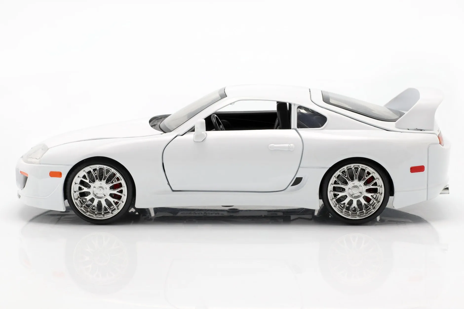 Brian's Toyota Supra aus dem Film Fast and Furious 7 2015 weiß 1:24 Jada Toys