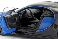 Bugatti Chiron Sport Baujahr 2019 french racing blau / carbon 1:18 AUTOart