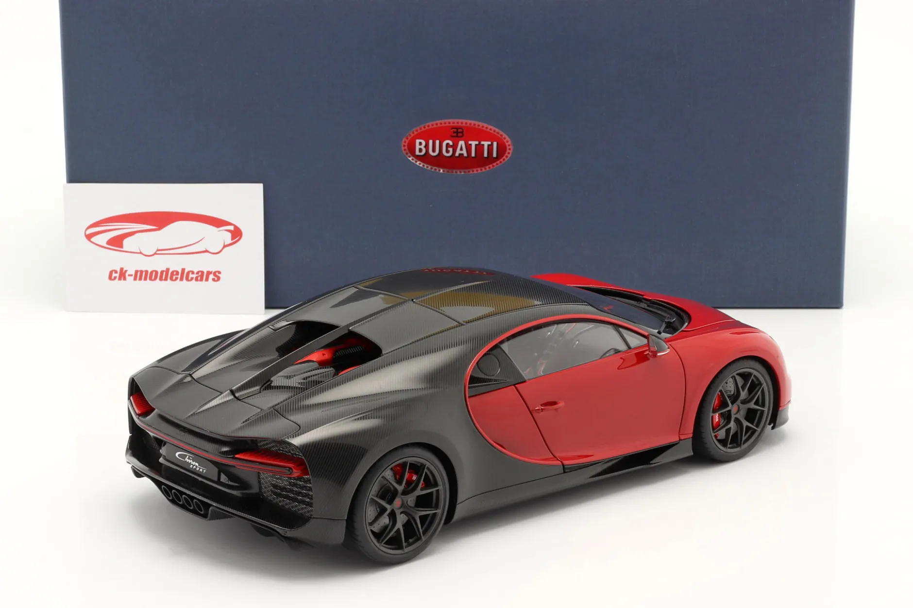 Bugatti Chiron Sport Baujahr 2019 italienrot / carbon 1:18 AUTOart