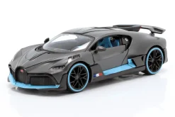 Bugatti Divo Baujahr 2018 mattgrau / hellblau 1:24 Maisto