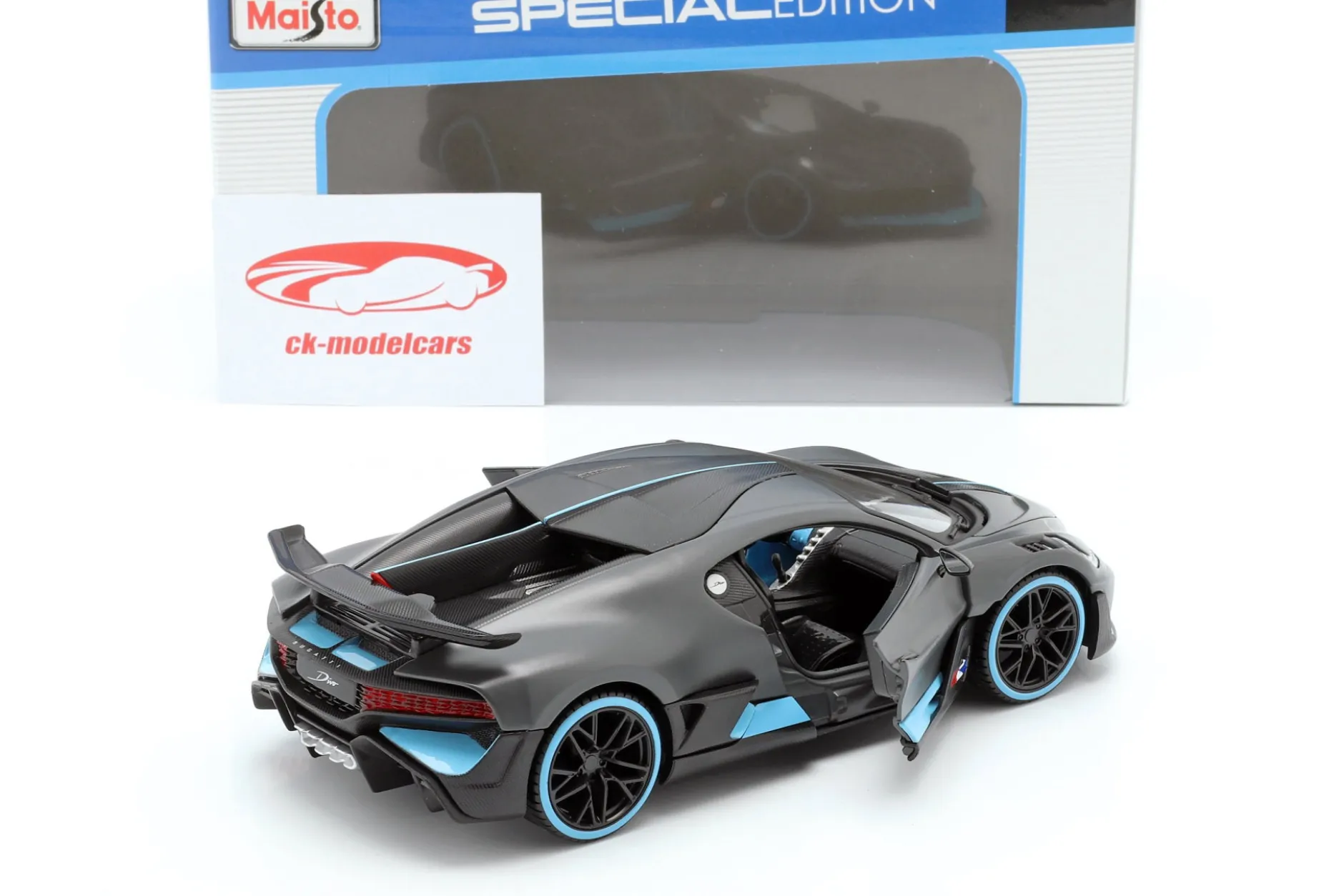 Bugatti Divo Baujahr 2018 mattgrau / hellblau 1:24 Maisto