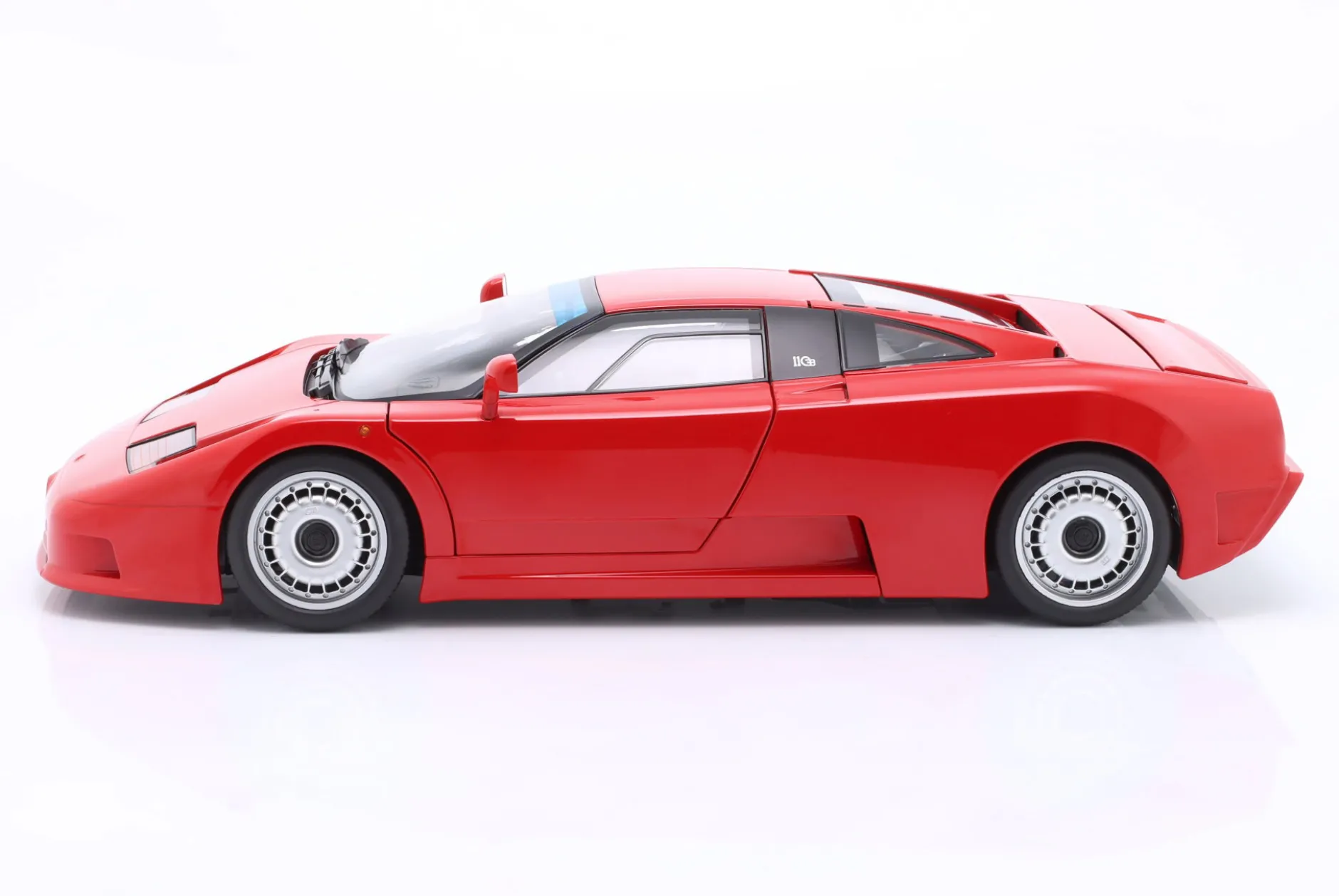 Bugatti EB110 Baujahr 1991 rot 1:12 KK-Scale
