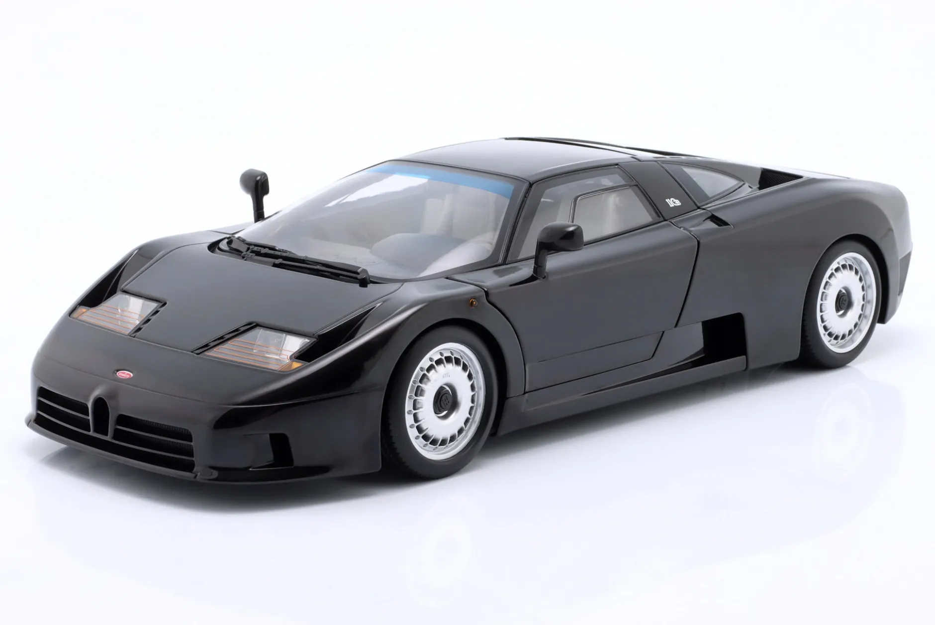 Bugatti EB110 Baujahr 1991 schwarz 1:12 KK-Scale