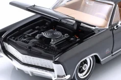 Buick Riviera Baujahr 1965 schwarz 1:24 Maisto