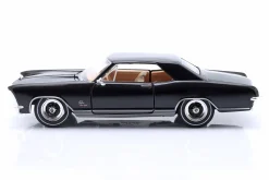 Buick Riviera Baujahr 1965 schwarz 1:24 Maisto