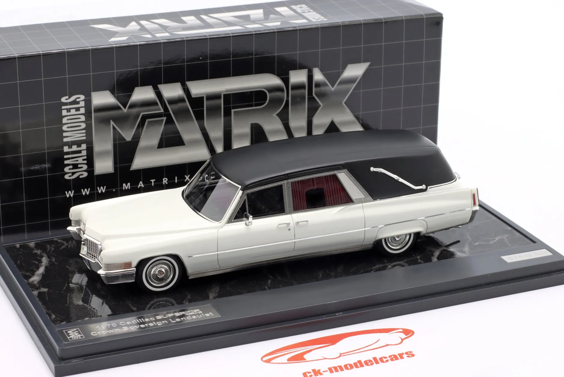 Cadillac Superior Crown Sovereign Landaulet Funeral Car 1970 schwarz / weiß 1:43 Matrix