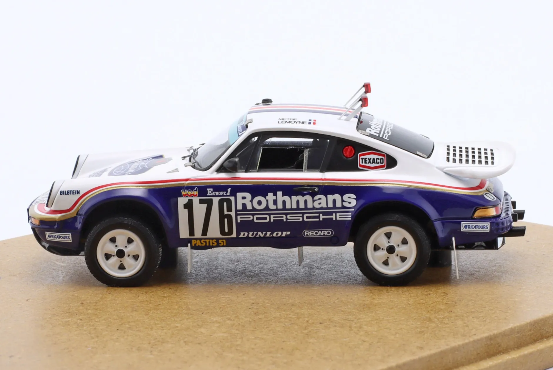 2-Car Set 911 Dakar Rallye Rothmans: Porsche 953 #176 & 911 Dakar 1:43 Spark