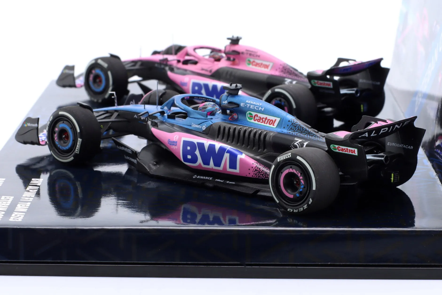 2-Car Set Esteban Ocon #31 Bahrain & Miami GP Formel 1 2023 1:43 Minichamps