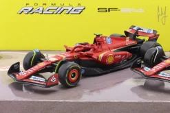 2-Car Set Ferrari: Leclerc #16 & Sainz #55 Formel 1 2024 1:43 Bburago