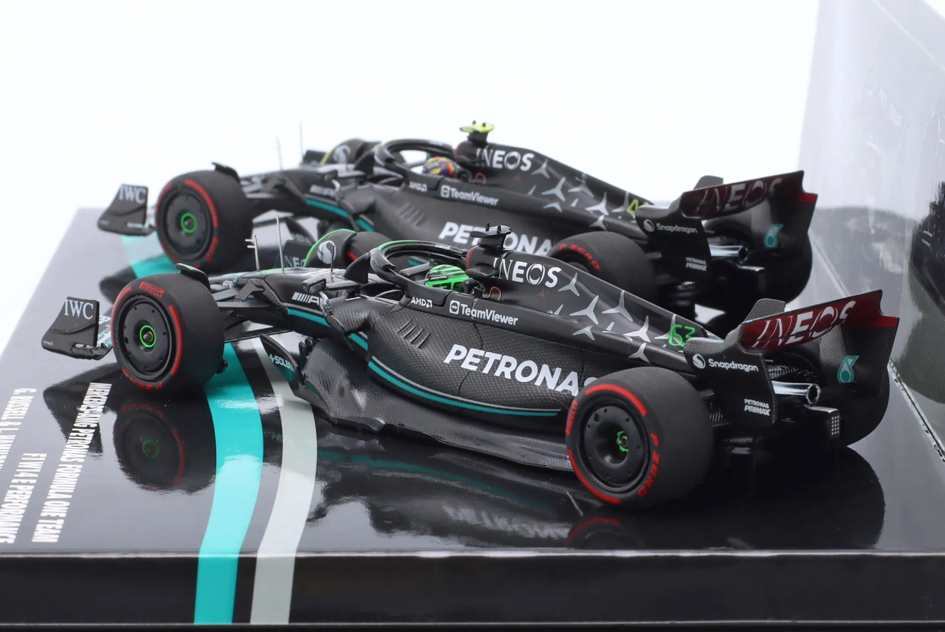 2-Car Set Hamilton #44 & Russell #63 Bahrain GP Formel 1 2023 1:43 Minichamps