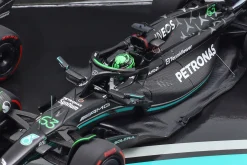 2-Car Set Hamilton #44 & Russell #63 Bahrain GP Formel 1 2023 1:43 Minichamps