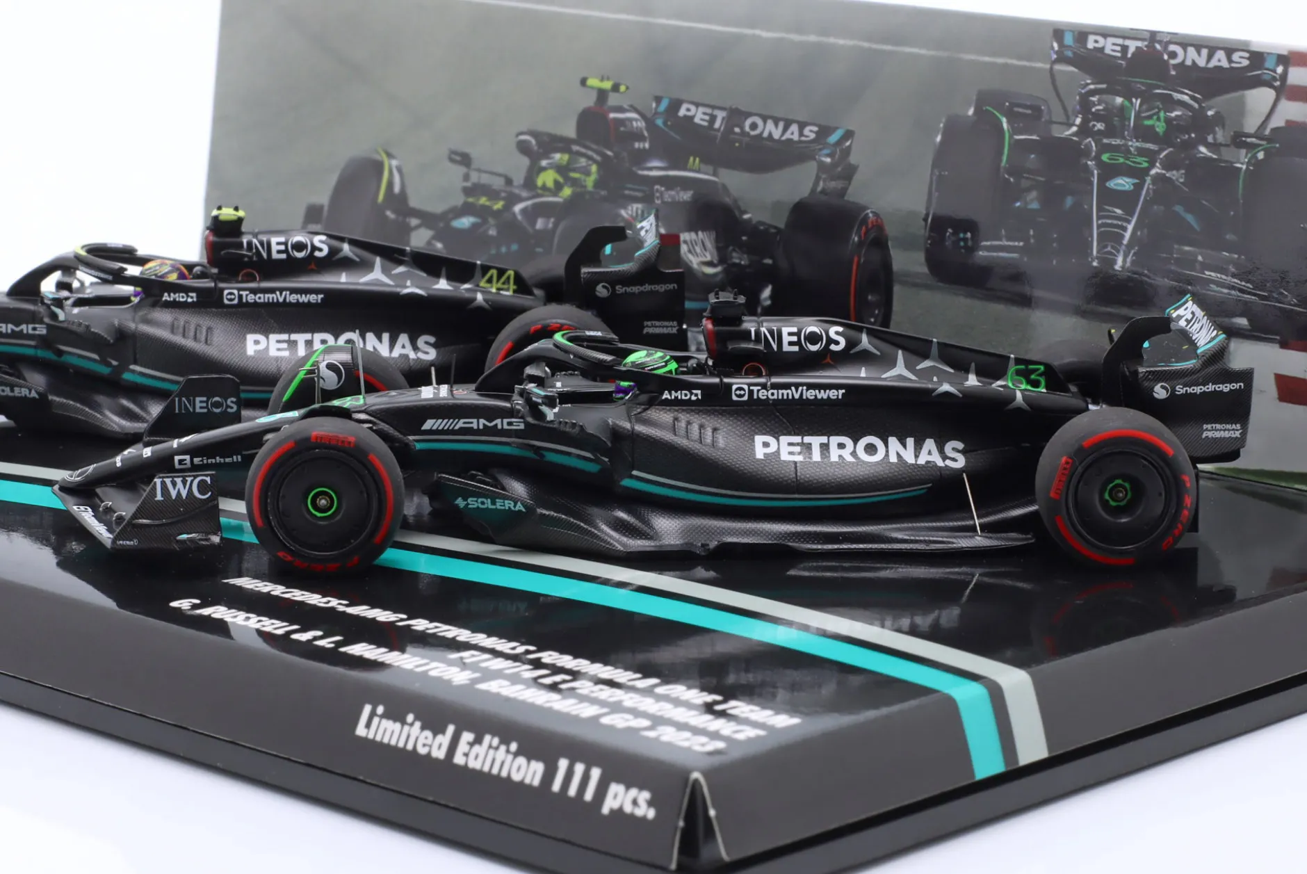 2-Car Set Hamilton #44 & Russell #63 Bahrain GP Formel 1 2023 1:43 Minichamps