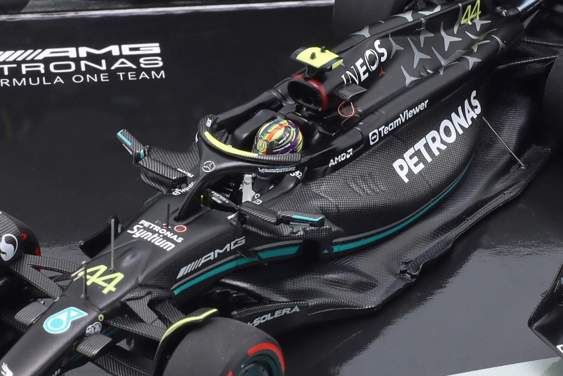 2-Car Set Hamilton #44 & Russell #63 Bahrain GP Formel 1 2023 1:43 Minichamps