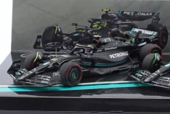 2-Car Set Hamilton #44 & Russell #63 Bahrain GP Formel 1 2023 1:43 Minichamps