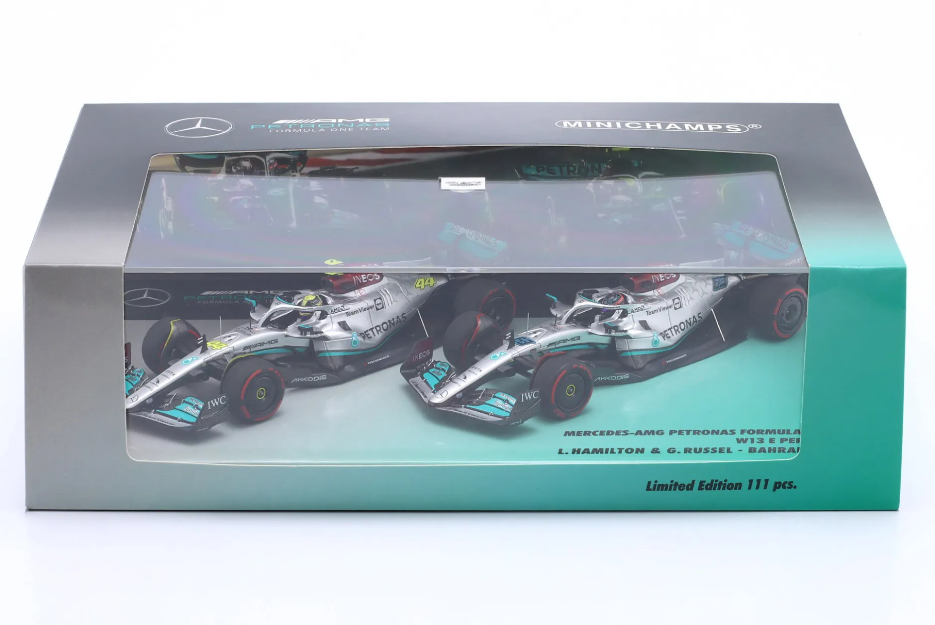2-Car Set Hamilton #44 & Russell #63 Bahrain GP Formel 1 2022 1:43 Minichamps