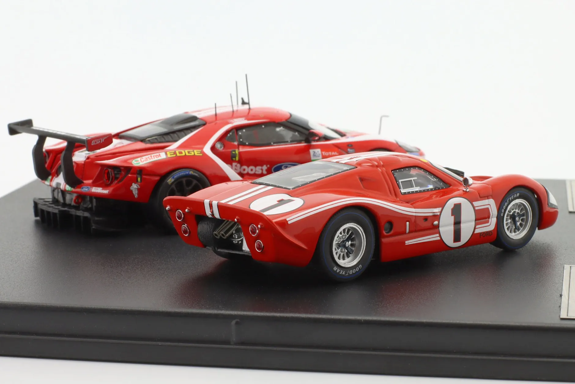 2-Car Set 24h LeMans: Ford GT40 #1 1967 & Ford GT #67 2019 1:43 Ixo