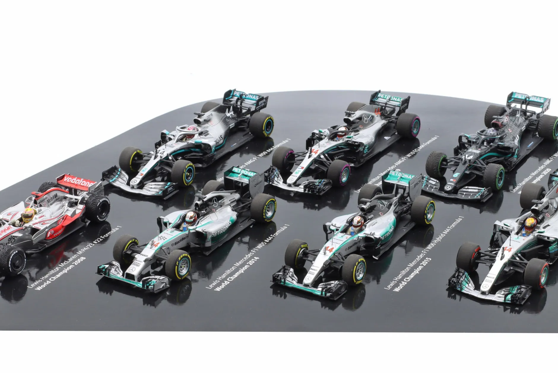 7-Car Set Lewis Hamilton: 7-facher Formel 1 Weltmeister 1:43 Minichamps