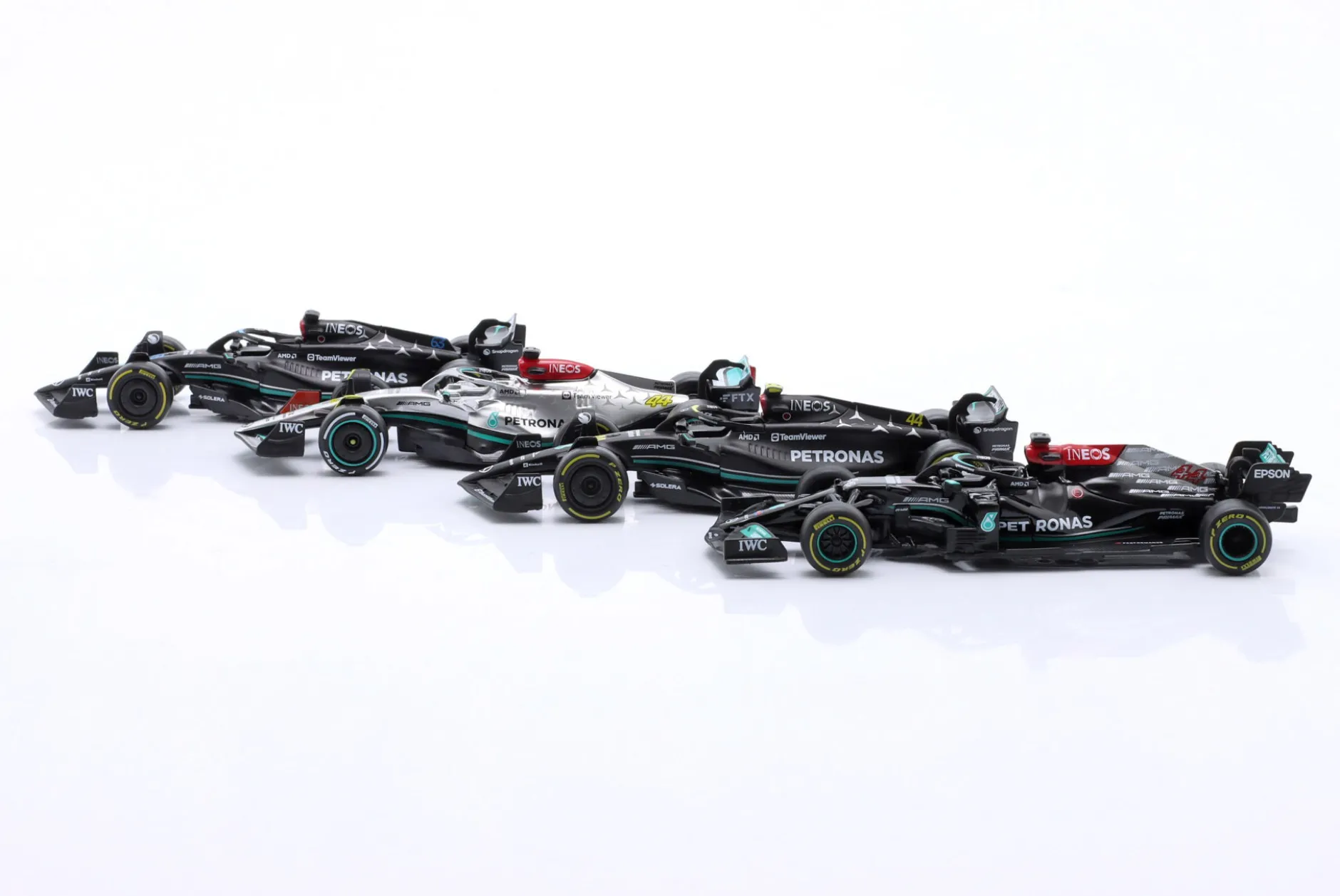4-Car Set Mercedes Hamilton / Russell Formel 1 2021-2023 1:43 Bburago