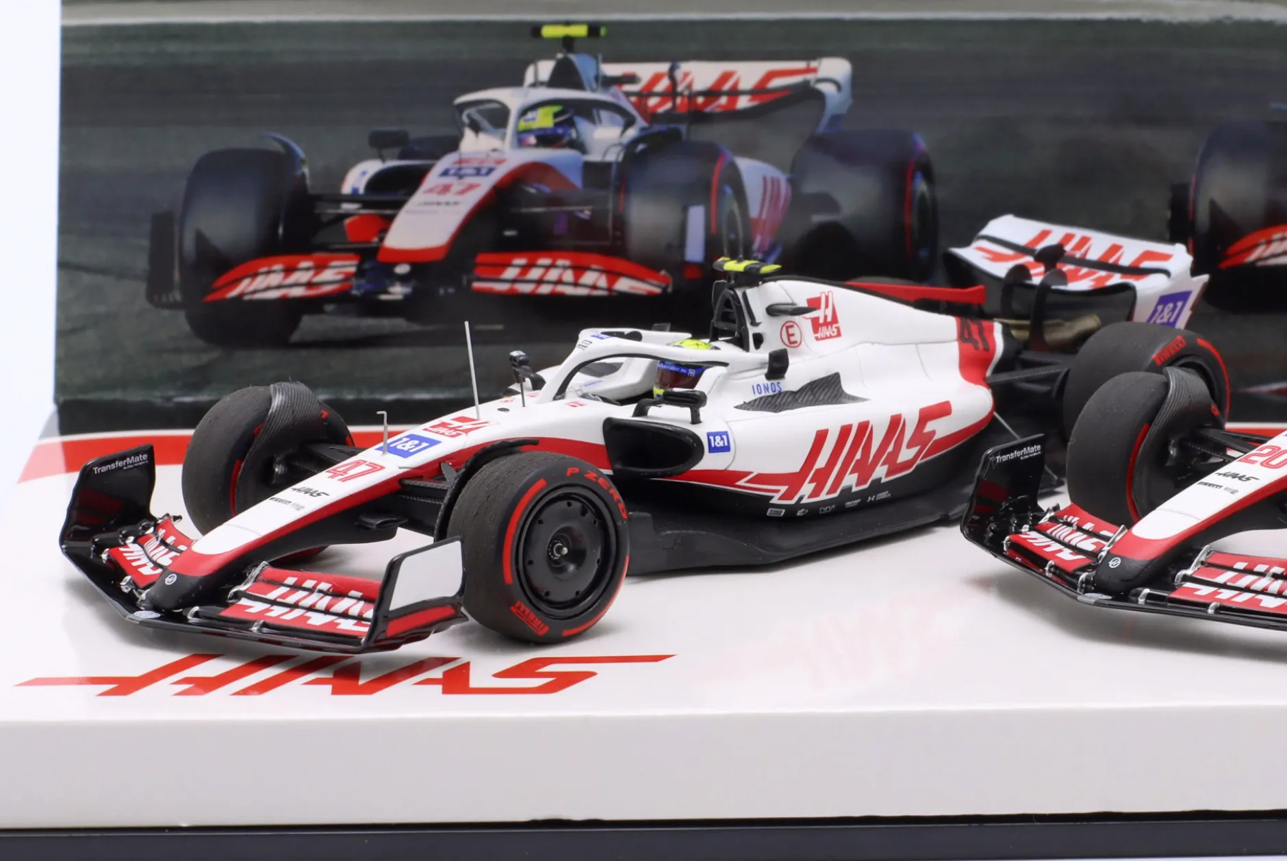2-Car Set Schumacher #47 & Magnussen #20 Bahrain GP Formel 1 2022 1:43 Minichamps