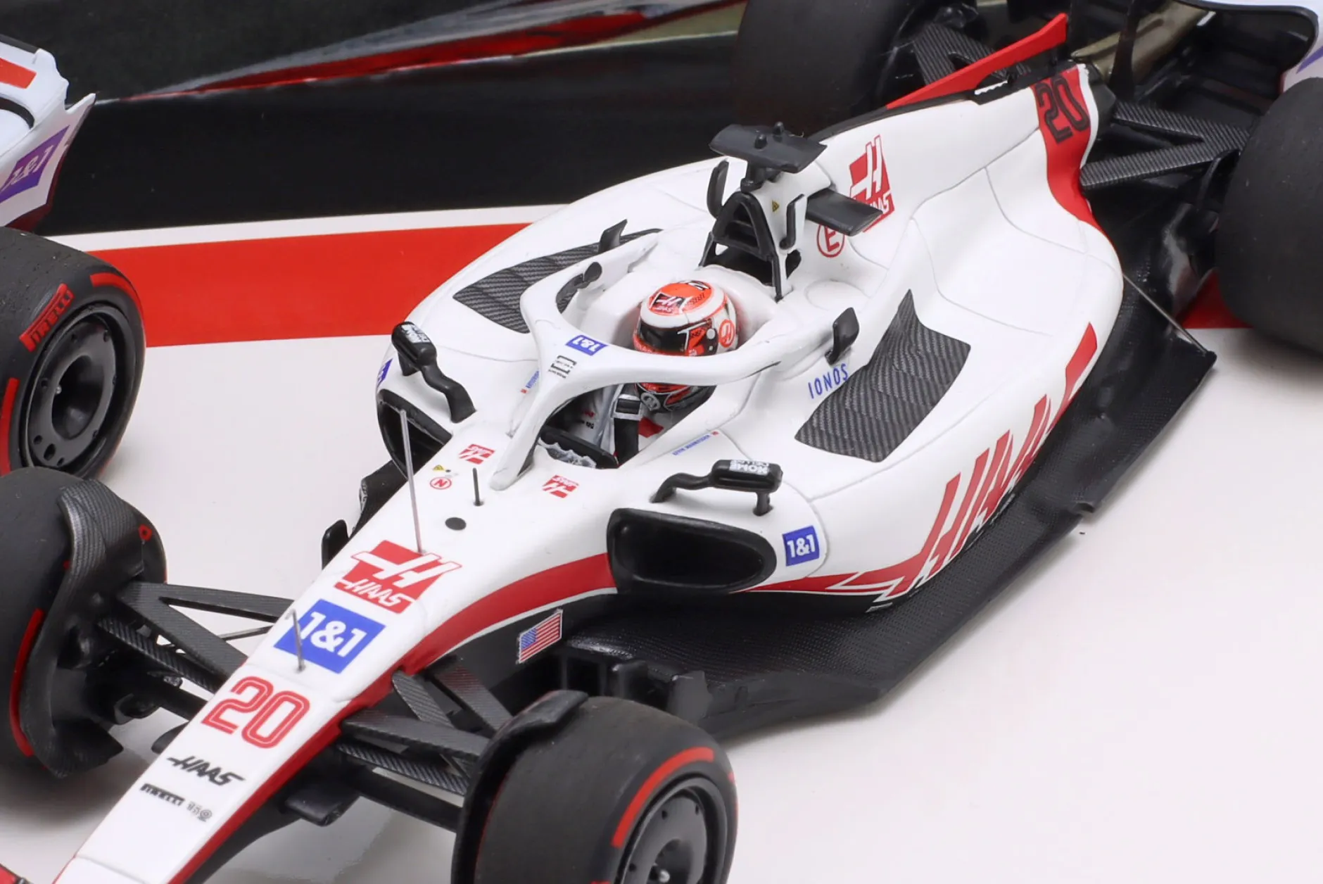 2-Car Set Schumacher #47 & Magnussen #20 Bahrain GP Formel 1 2022 1:43 Minichamps
