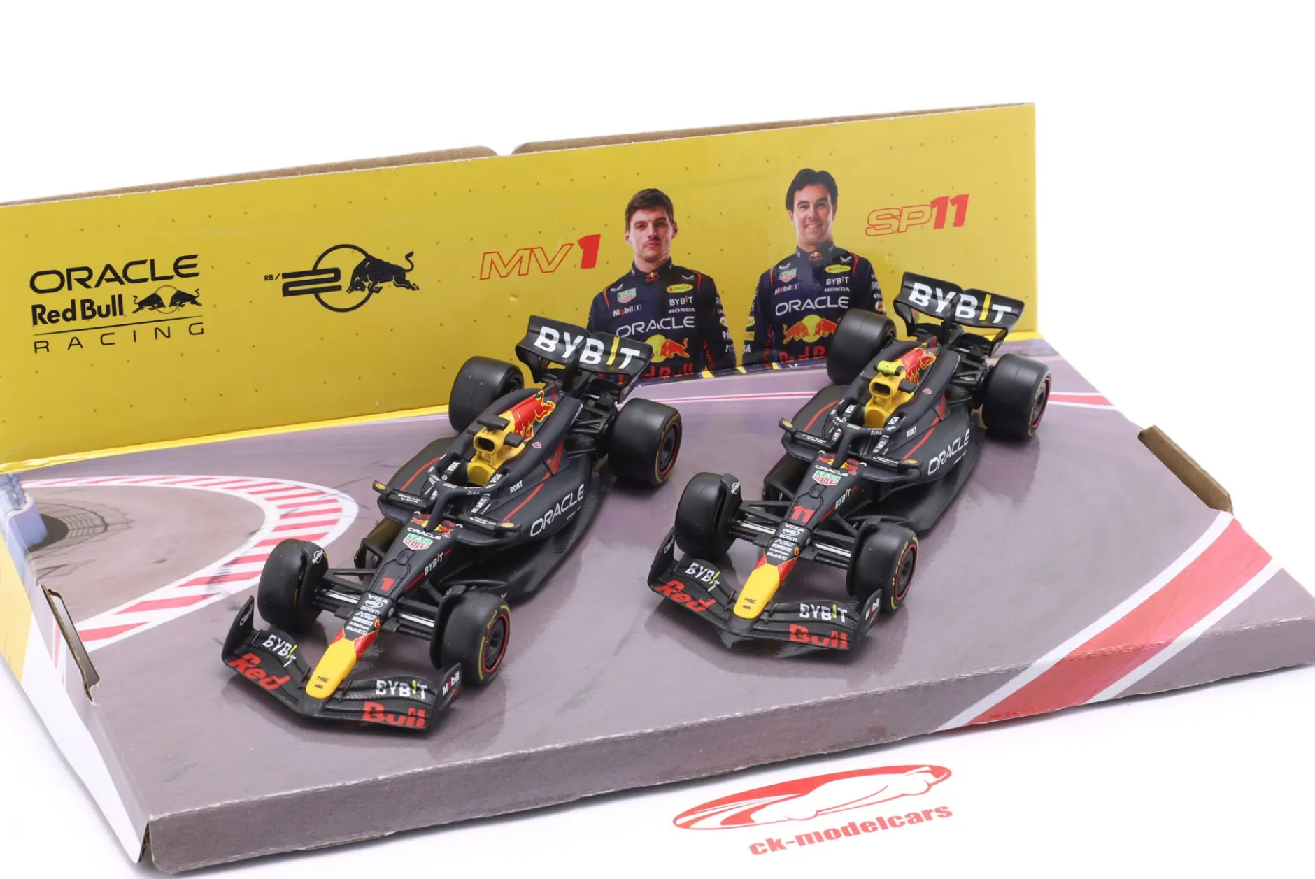 2-Car Set Verstappen #1 & Perez #11 Formel 1 Weltmeister 2024 1:43 Bburago