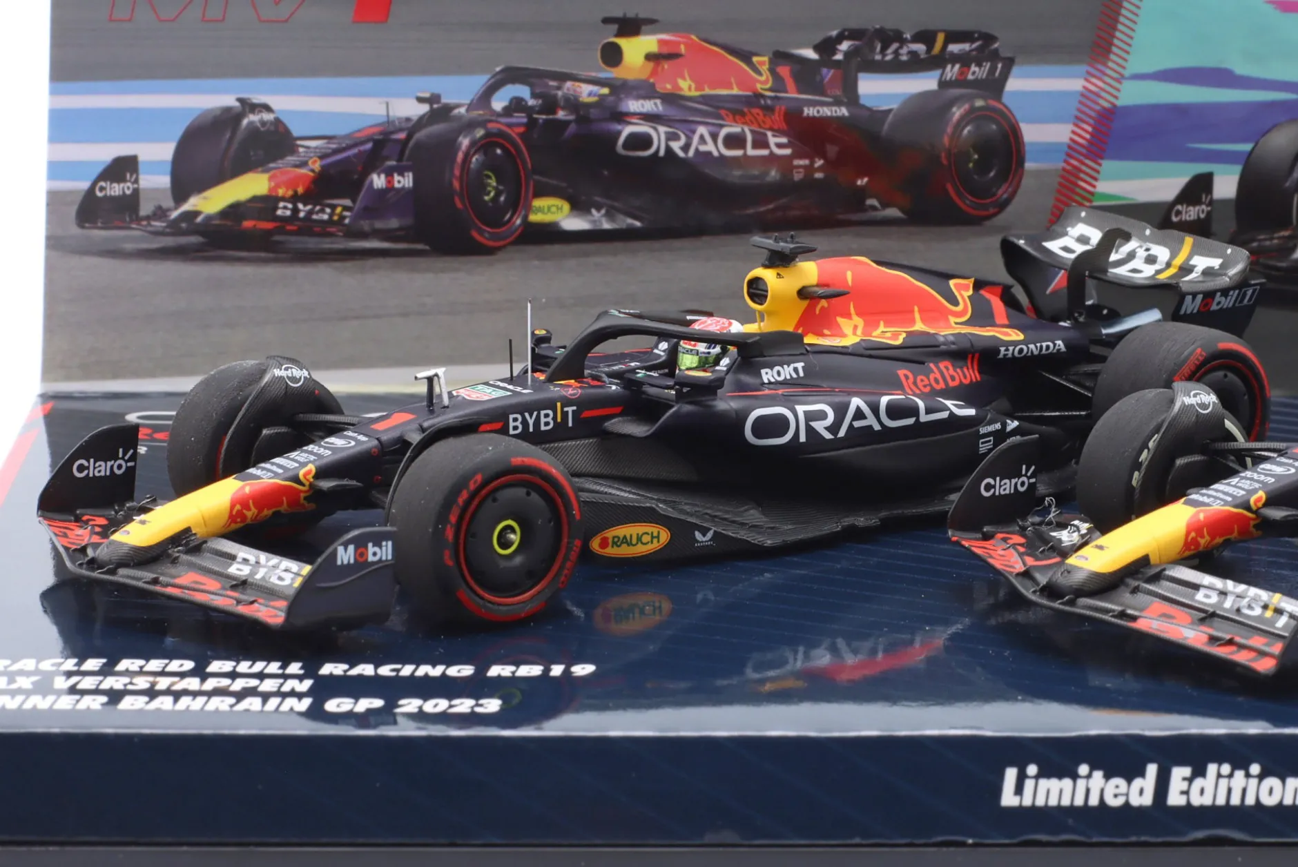 2-Car Set Verstappen #1 & Perez #11 Sieger Bahrain & Saudi-Arabien GP Formel 1 2023 1:43 Minichamps