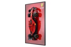 Charles Leclerc Ferrari SF-23 #16 im Bilderrahmen Formel 1 2023 1:10 Bburago