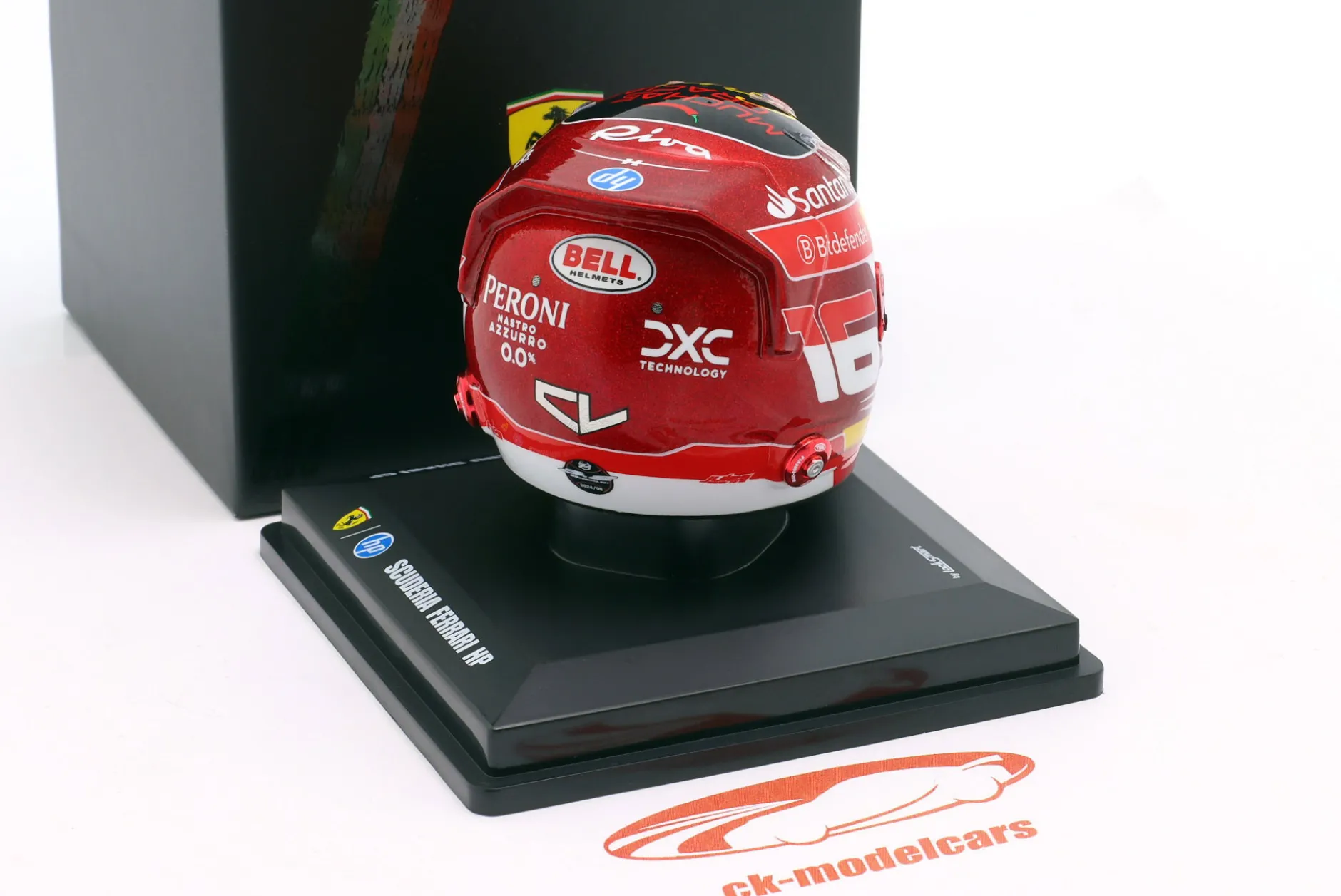 Charles Leclerc Scuderia Ferrari #16 3rd Abu Dhabi GP Formel 1 2024 Helm 1:5 LookSmart