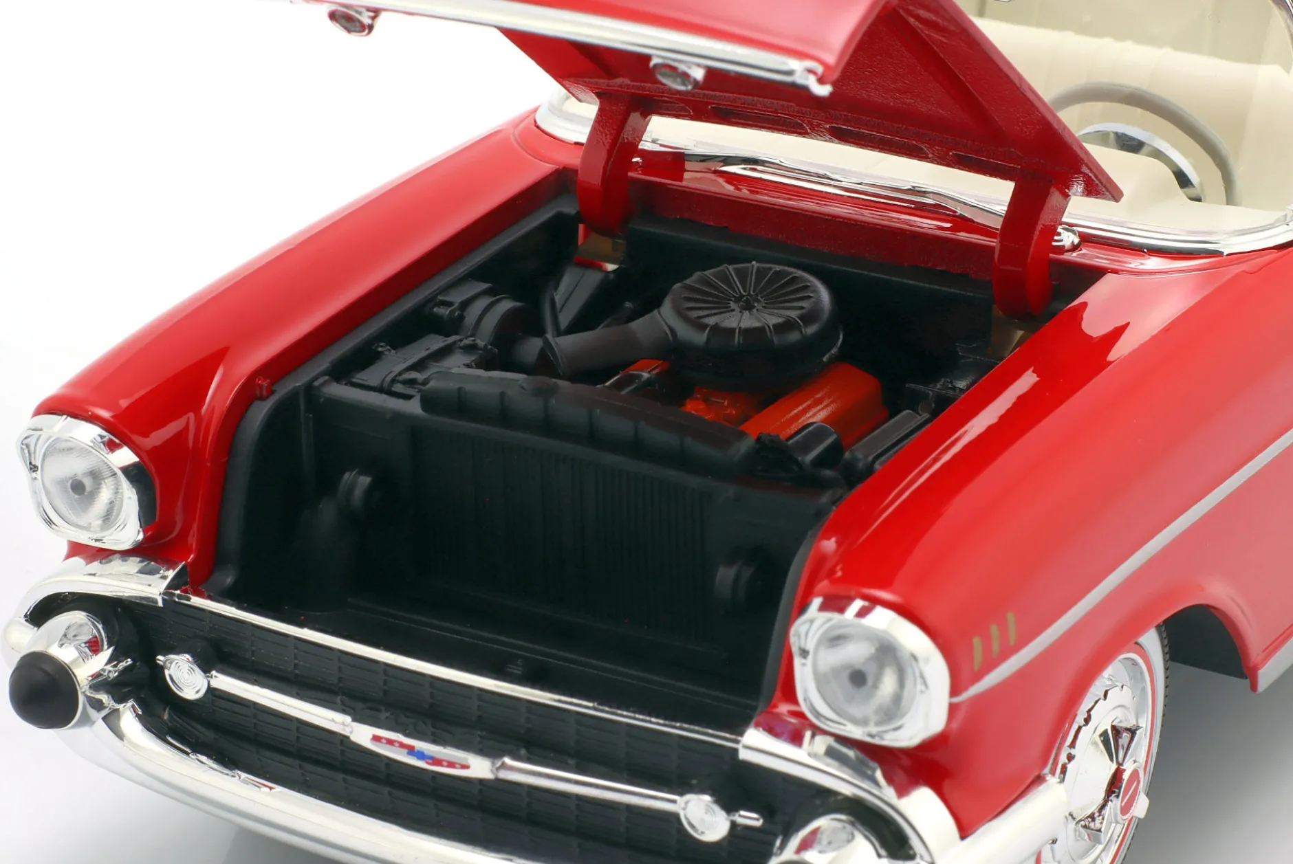 Chevrolet Bel Air Convertible Baujahr 1957 rot 1:18 Maisto
