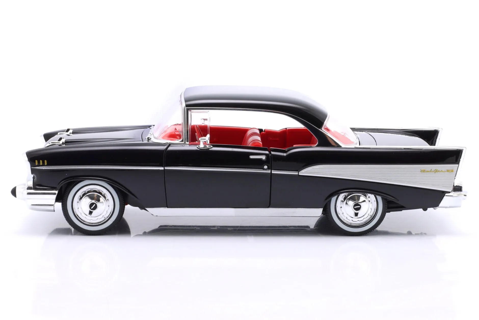 Chevrolet Bel Air Coupe Baujahr 1957 schwarz 1:18 Maisto