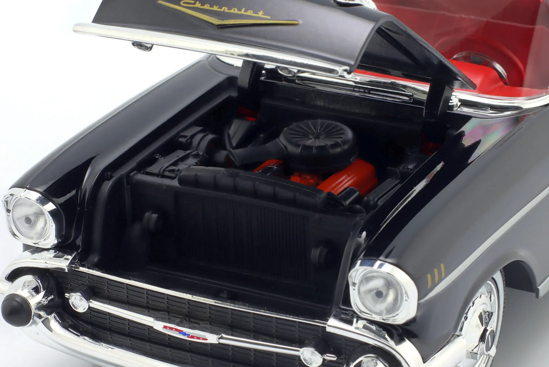 Chevrolet Bel Air Coupe Baujahr 1957 schwarz 1:18 Maisto