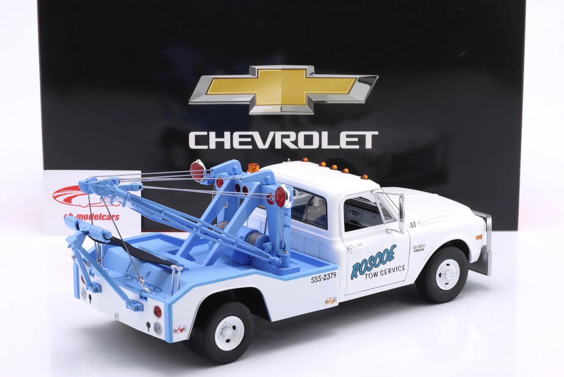 Chevrolet C-30 Abschleppwagen Roscoe Tow Service 1969 weiß / blau 1:18 Greenlight