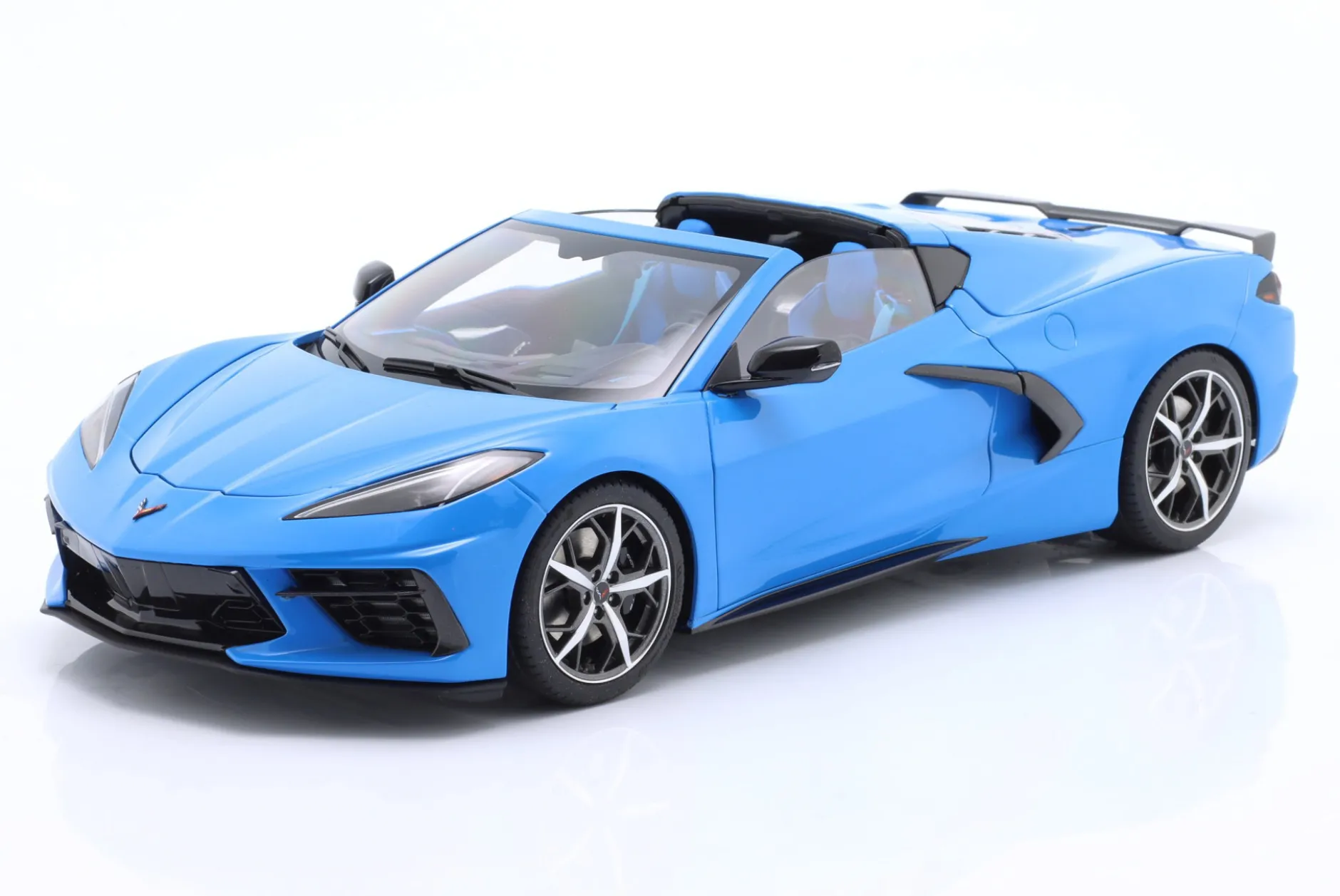 Chevrolet Corvette C8 Stingray Z51 Baujahr 2020 rapidblau 1:18 AUTOart