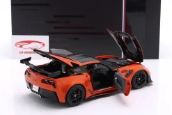 Chevrolet Corvette C7 ZR1 Baujahr 2019 orange metallic / schwarz 1:18 Ixo