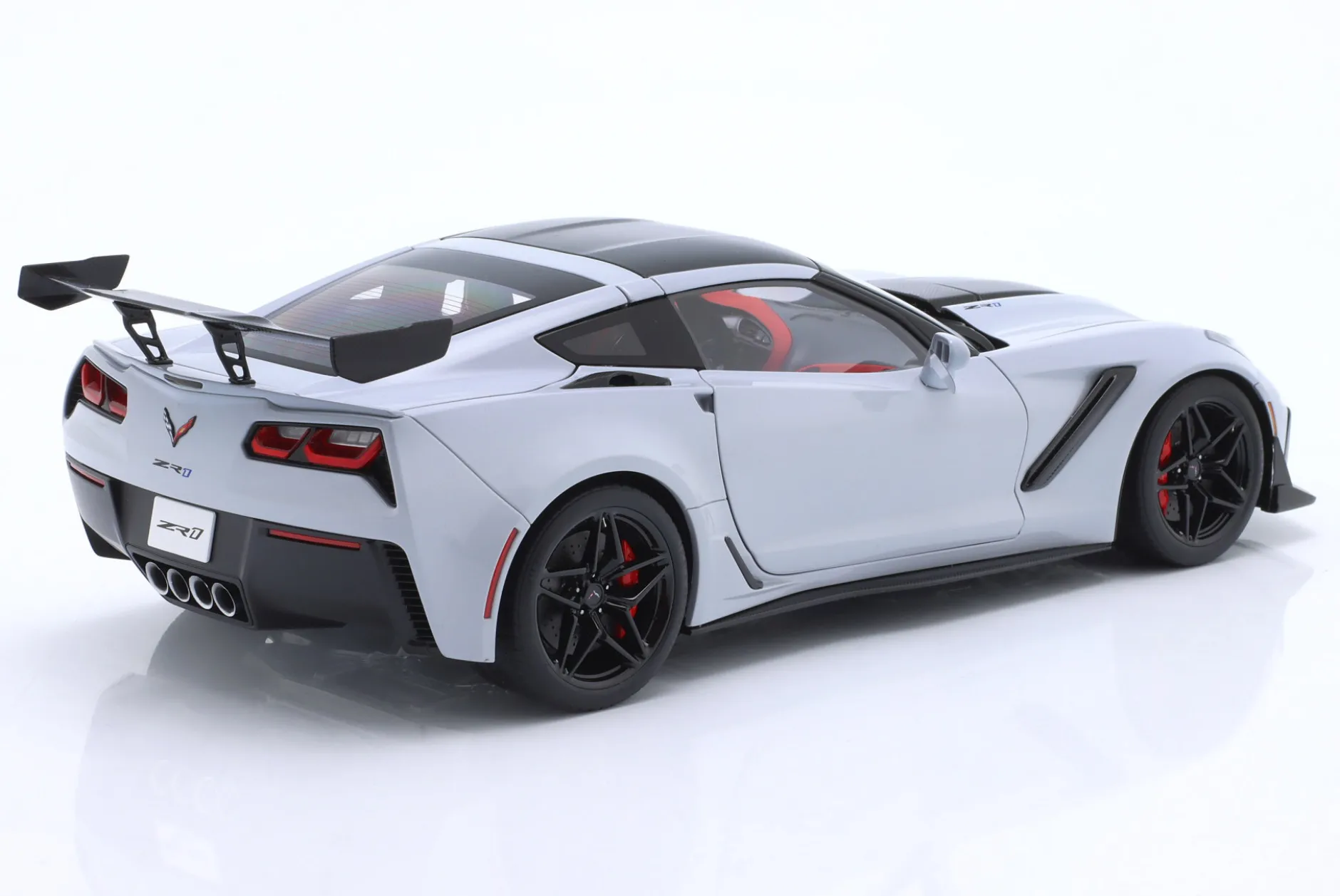 Chevrolet Corvette C7 ZR1 Baujahr 2019 grau metallic 1:18 AUTOart